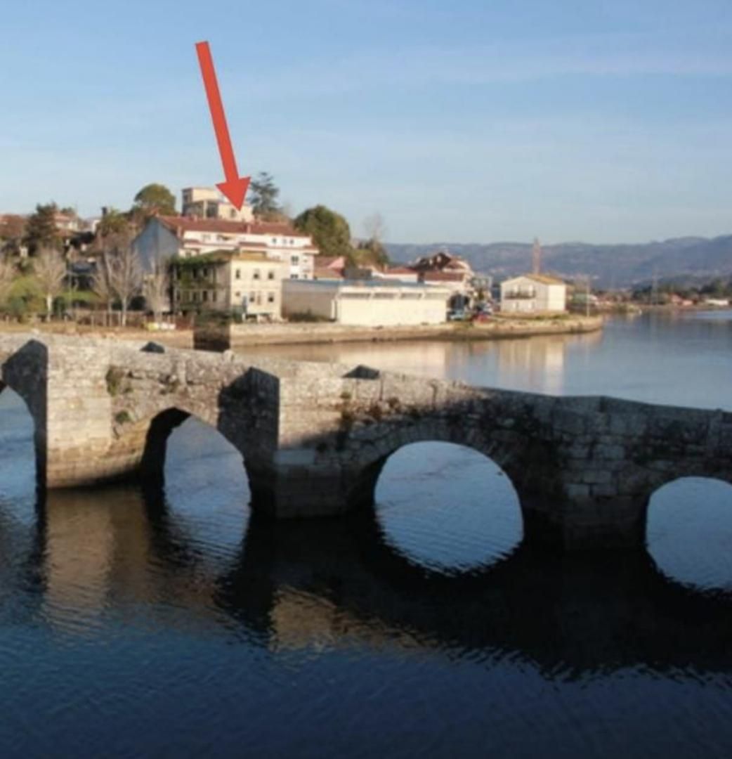 Exterior view of Duplex to rent in Nigrán  with Terrace and Balcony