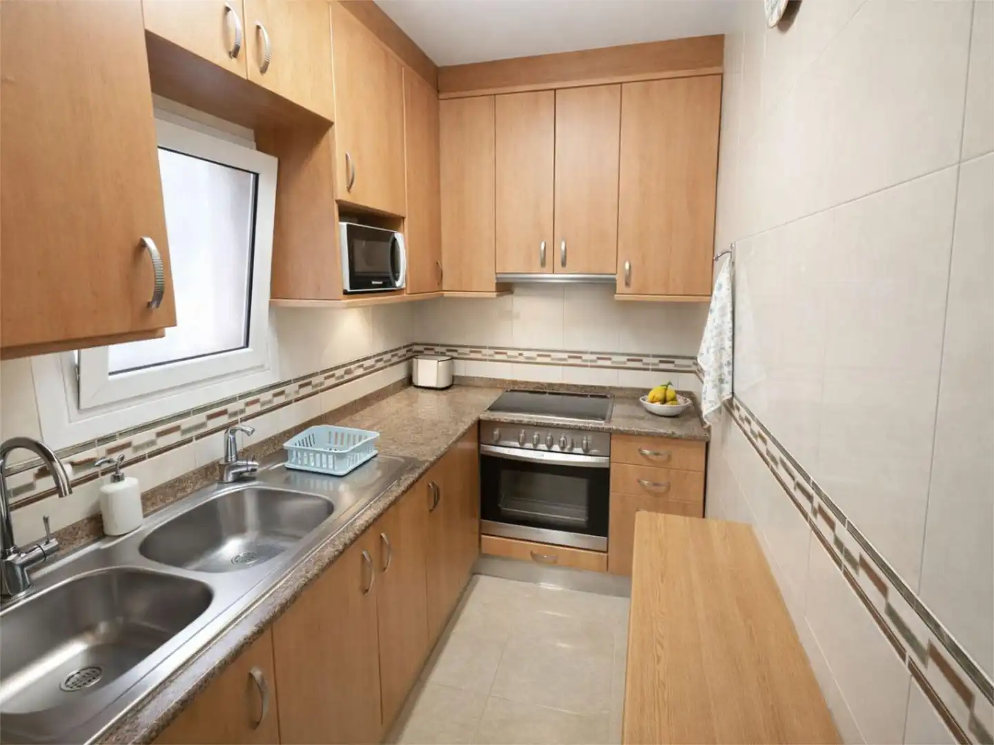 Wohnung zum Verkauf in Carrer de Josep Masgrau I Tió, 39, El Pedró Küche von Wohnung zum Verkauf in Cornellà de Llobregat mit Klimaanlage und Terrasse