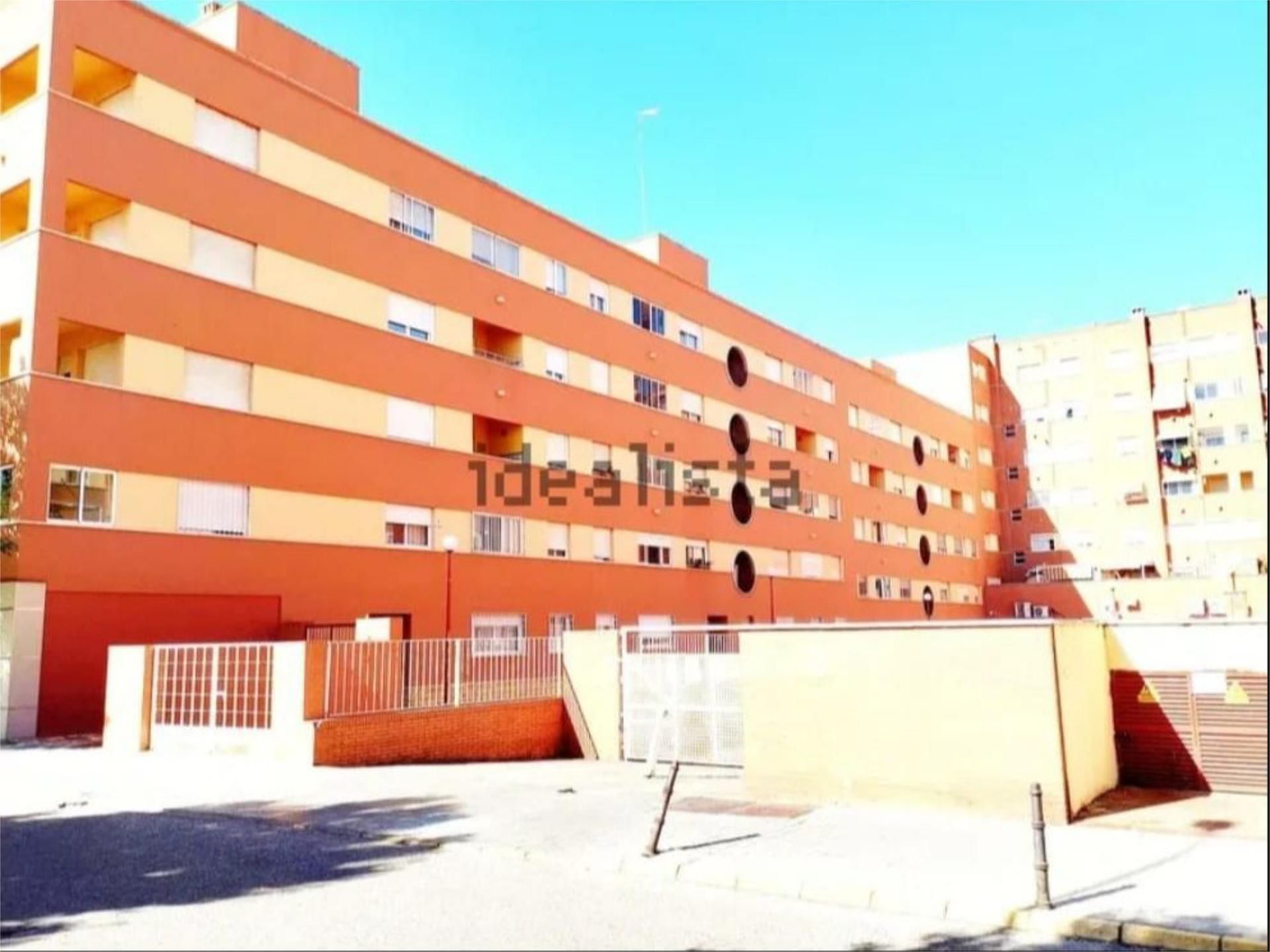 Exterior view of Flat to rent in Badajoz Capital  with Air Conditioner