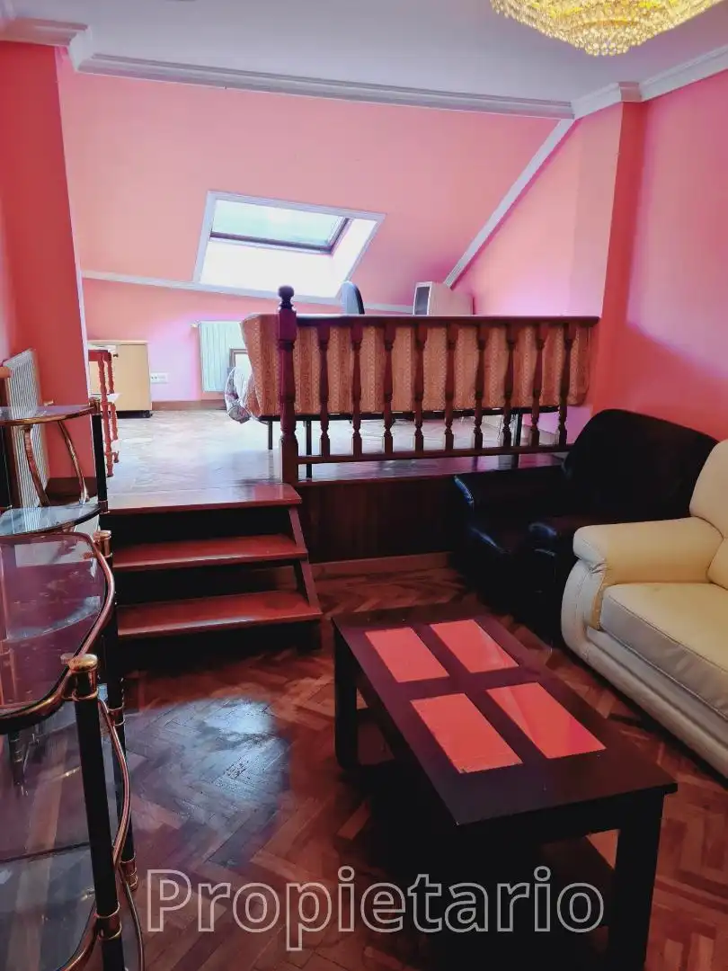 Pis en venda a Calle Rosal, 34, Centro - Casco Histórico Sala d'estar de Pis en venda en Oviedo amb Terrassa i Balcó