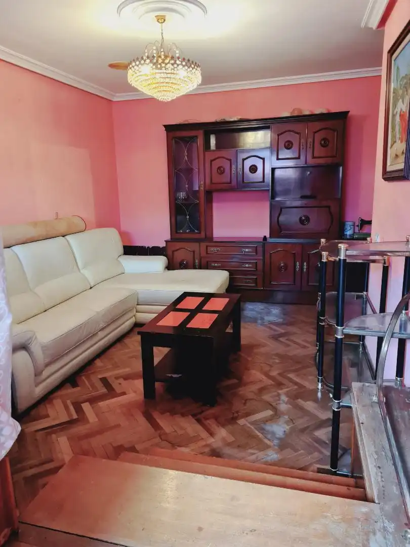 Pis en venda a Calle Rosal, 34, Centro - Casco Histórico Sala d'estar de Pis en venda en Oviedo amb Terrassa i Balcó