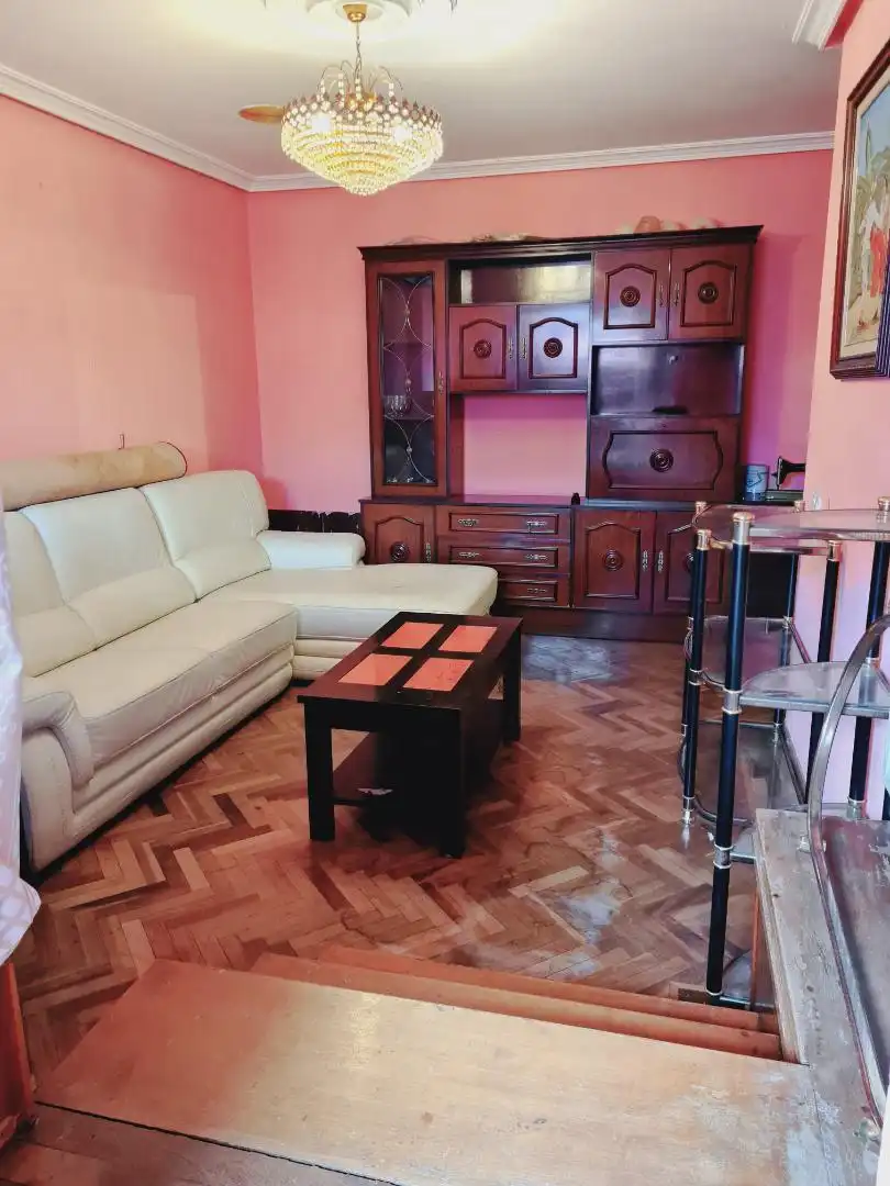 Pis en venda a Calle Rosal, 34, Centro - Casco Histórico Sala d'estar de Pis en venda en Oviedo amb Terrassa i Balcó