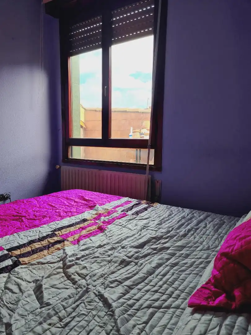Pis en venda a Calle Rosal, 34, Centro - Casco Histórico Dormitori de Pis en venda en Oviedo amb Terrassa i Balcó