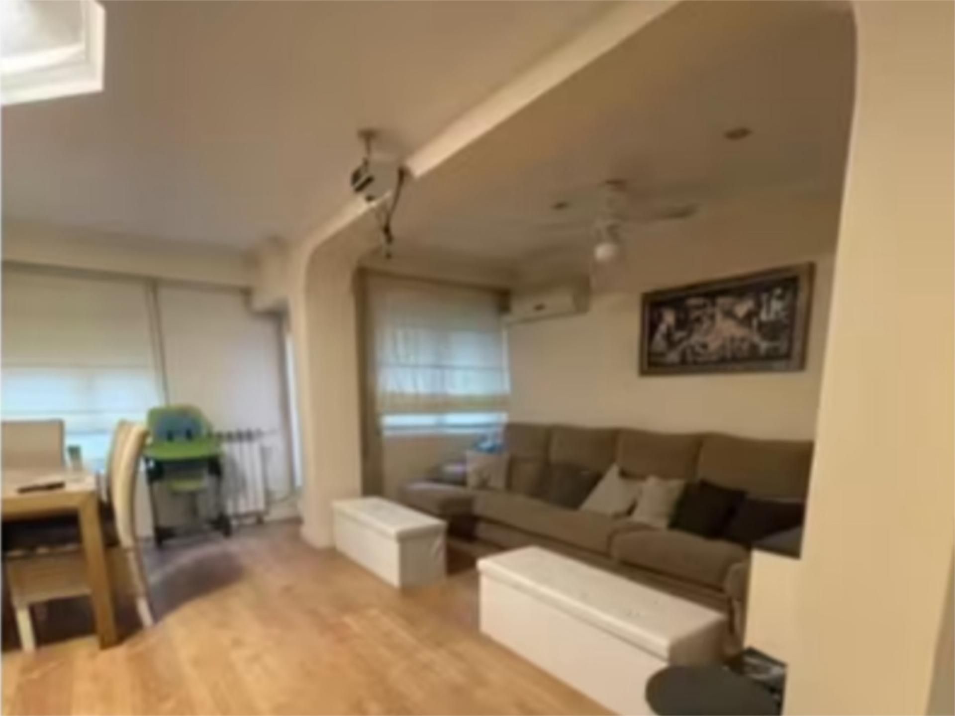 Living room of Flat for sale in  Valencia Capital  with Air Conditioner and Balcony