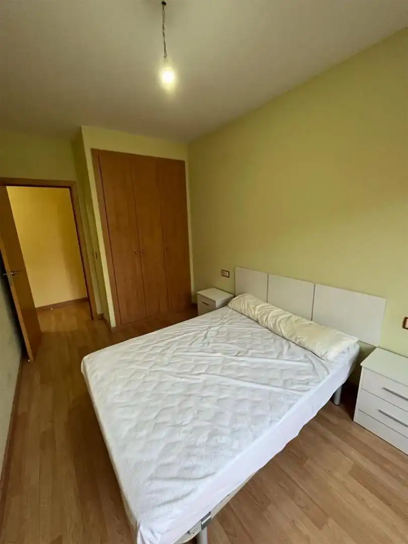 Piso en venta en Camino Castralvo, Nº15, Ensanche - Fuenfresca Habitación de Piso en venta en Teruel Capital con Terraza y Balcón