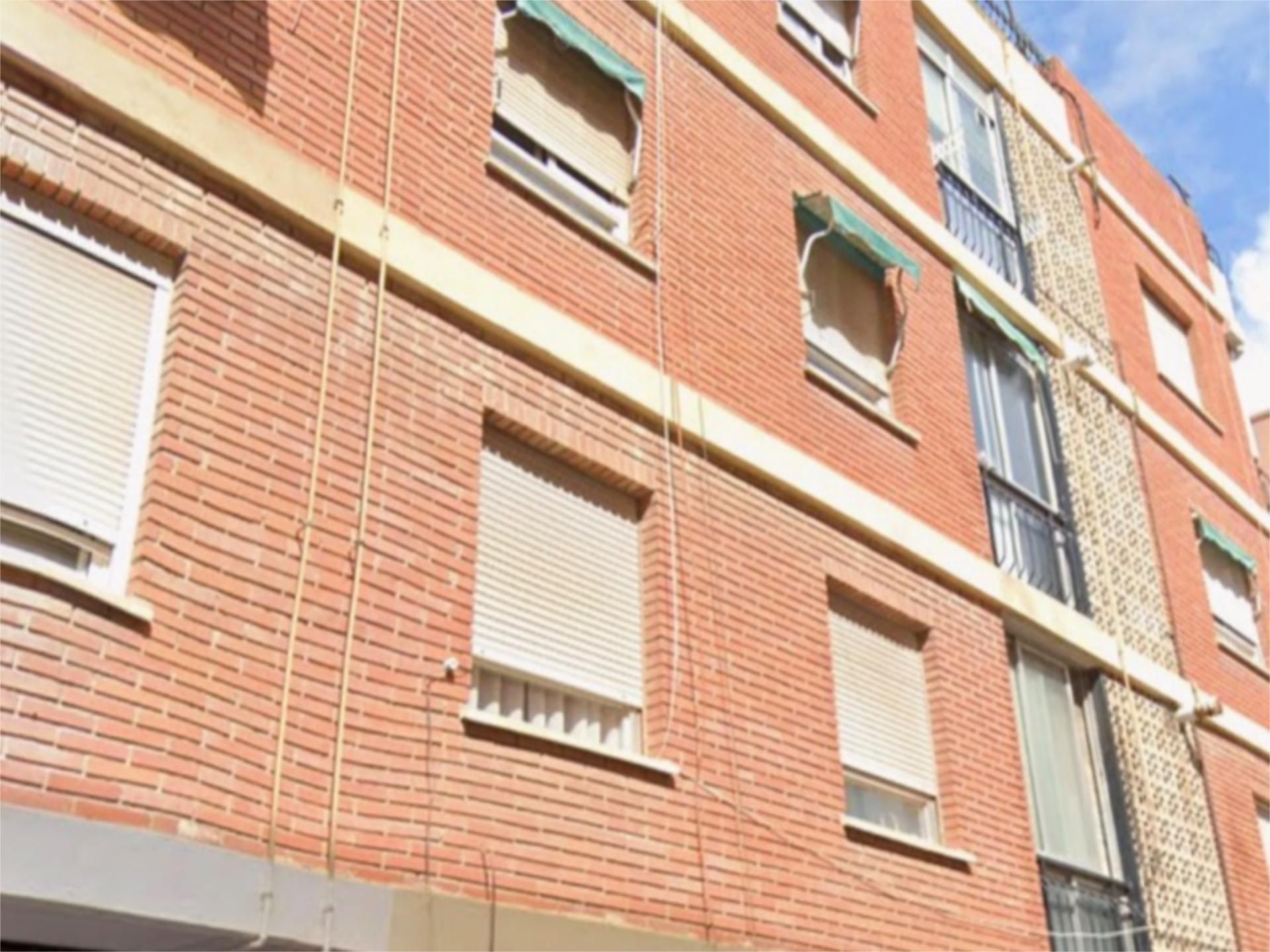 Vista exterior de Pis en venda en Villar del Arzobispo amb Calefacció, Moblat i Balcó