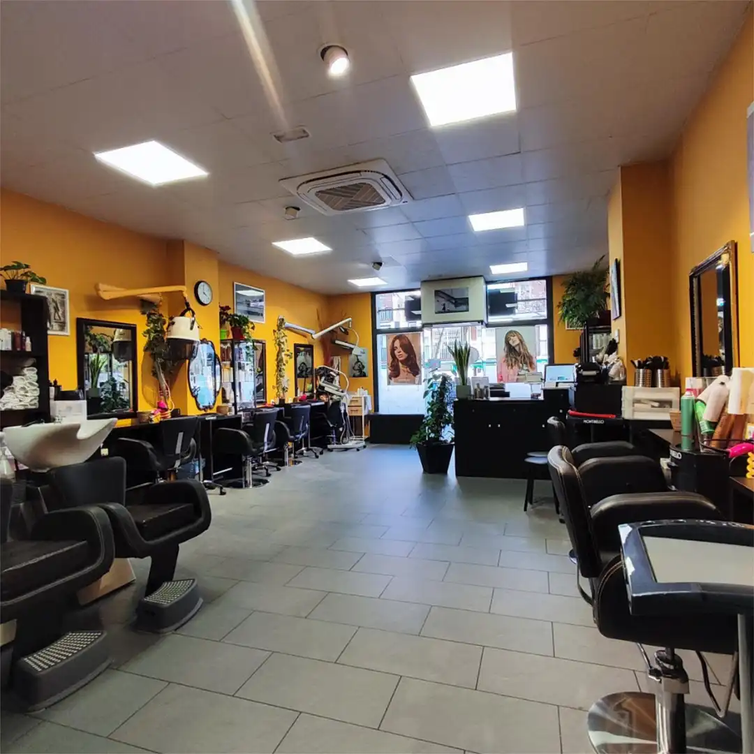 Commercial properties for rent in Carrer de Feliu i Codina, 53, Horta Commercial properties for rent in Barcelona with Air Conditioner