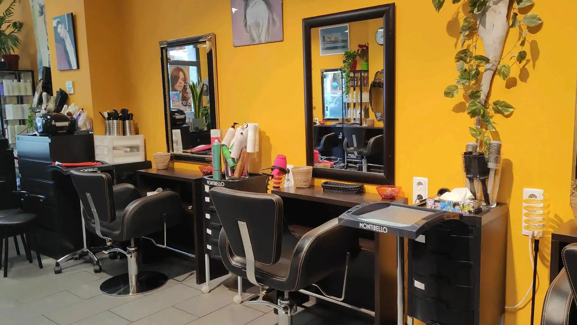 Commercial properties for rent in Carrer de Feliu i Codina, 53, Horta Commercial properties for rent in Barcelona with Air Conditioner