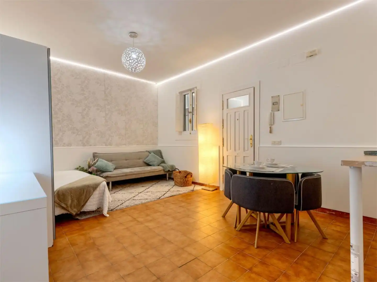 Piso en venta en Calle de la Paloma, 17, Palacio Sala de estar de Piso en venta en Madrid con Calefacción