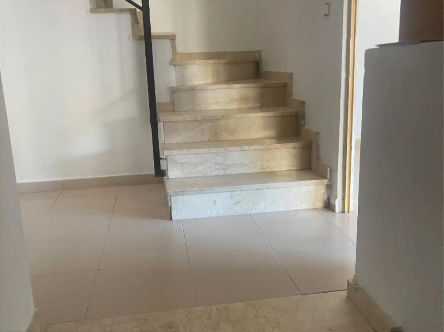Piso en venta en El Pinós / Pinoso con Jardín privado, Terraza y Balcón
