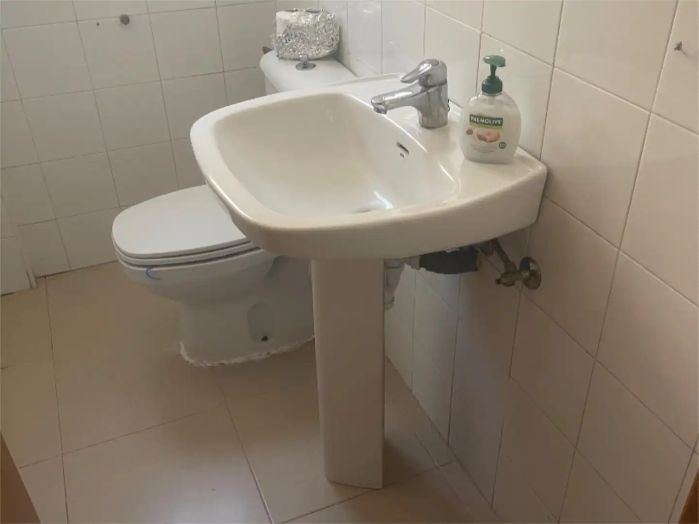 Baño de Piso en venta en El Pinós / Pinoso con Jardín privado, Terraza y Balcón