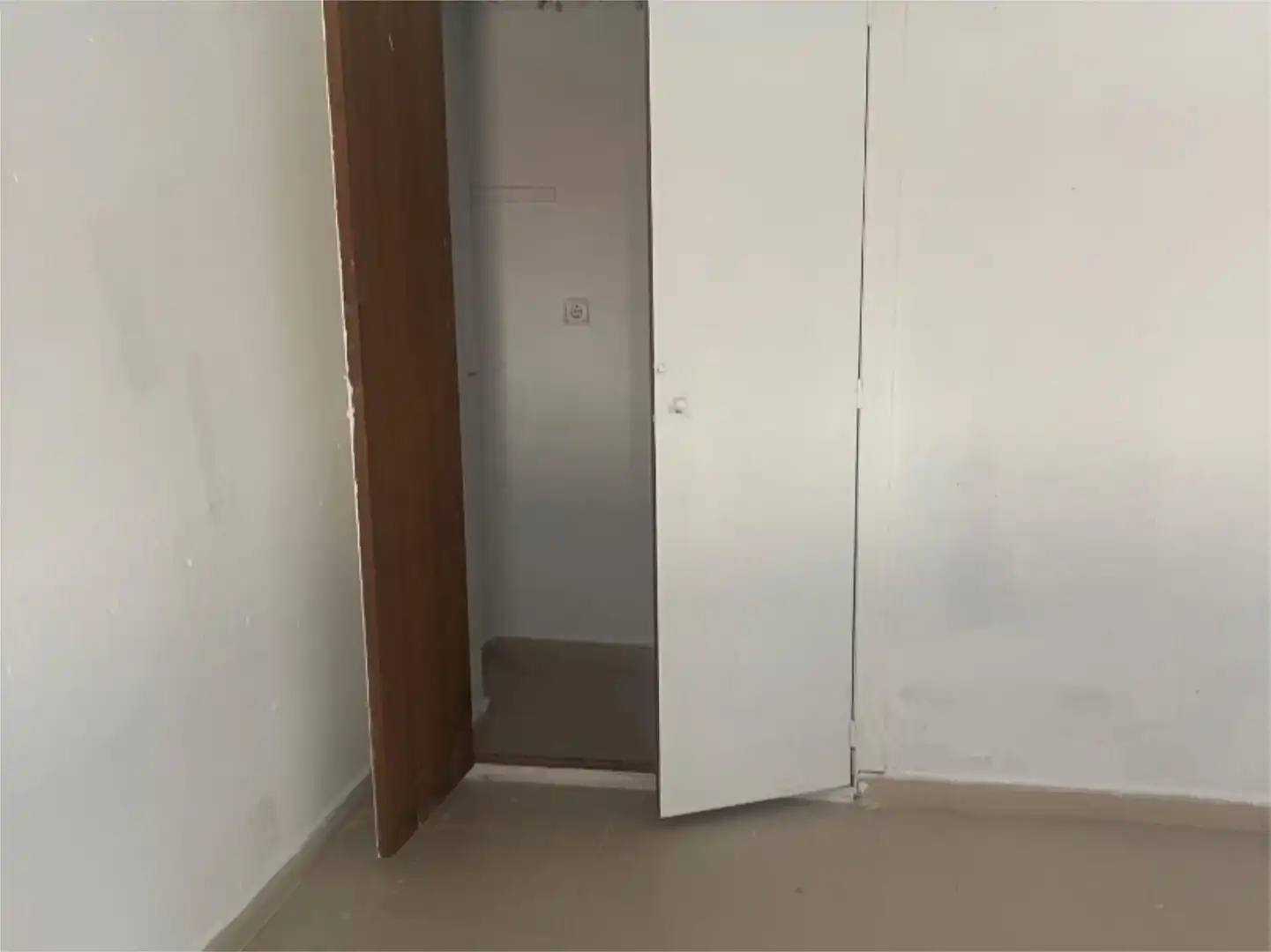 Habitación de Piso en venta en El Pinós / Pinoso con Jardín privado, Terraza y Balcón