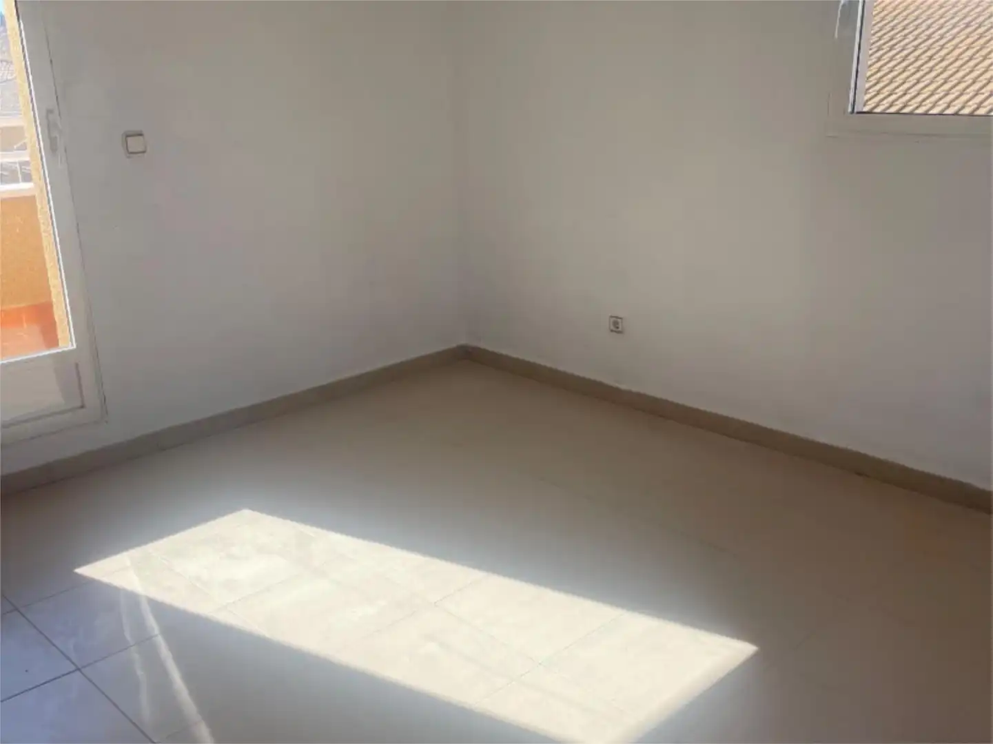 Habitación de Piso en venta en El Pinós / Pinoso con Jardín privado, Terraza y Balcón