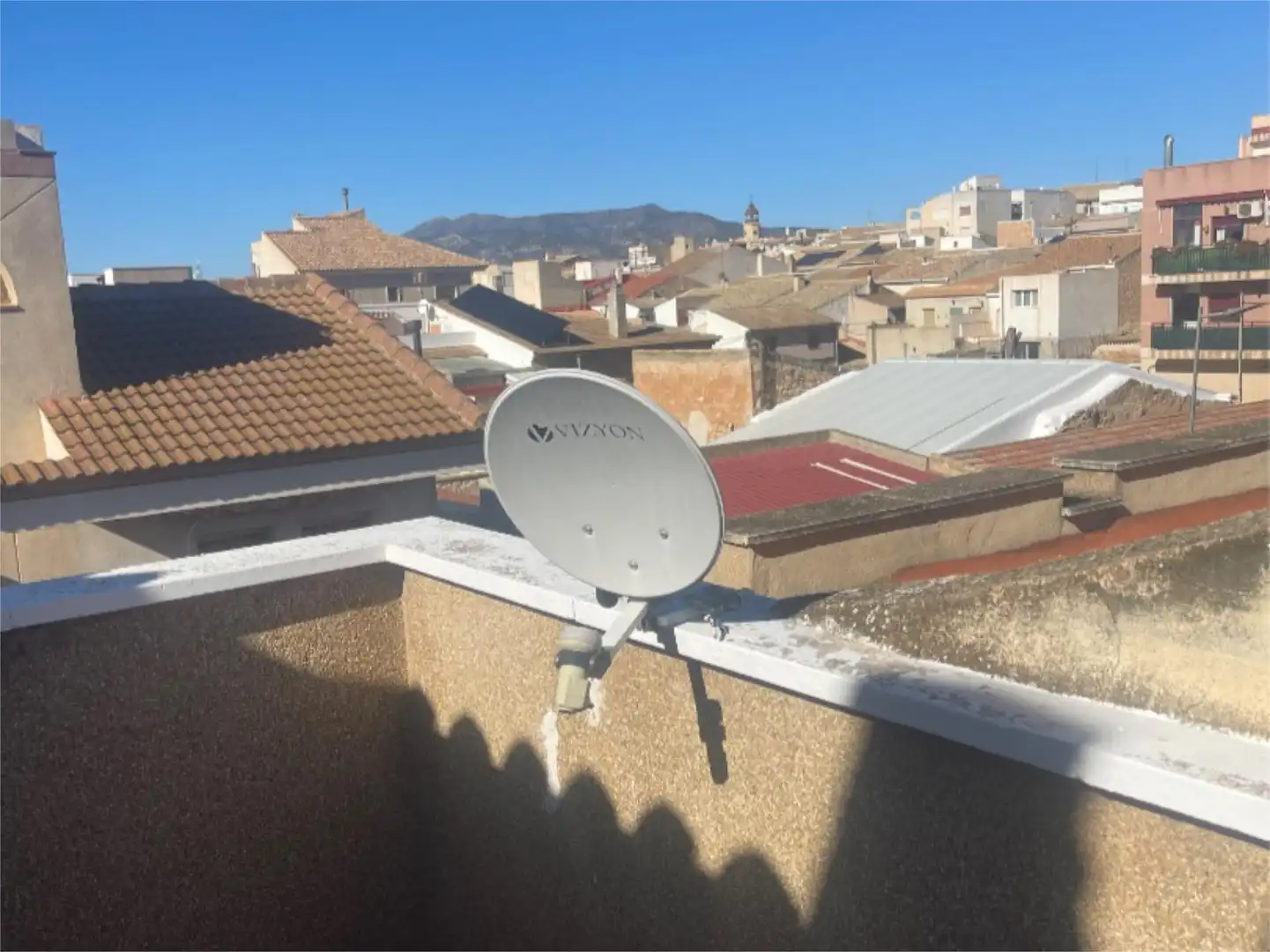 Vista exterior de Piso en venta en El Pinós / Pinoso con Jardín privado, Terraza y Balcón