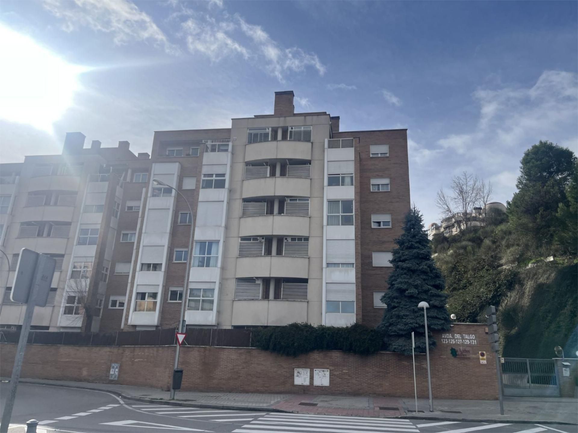 Exterior view of Flat for sale in  Madrid Capital  with Air Conditioner, Terrace and Swimming Pool