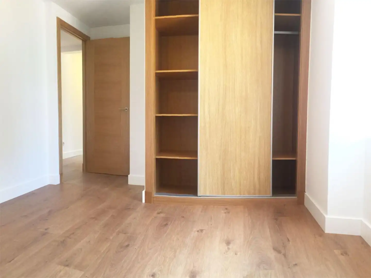Bedroom of Flat for rent in Narón  with Heating, Private garden and Parquet flooring