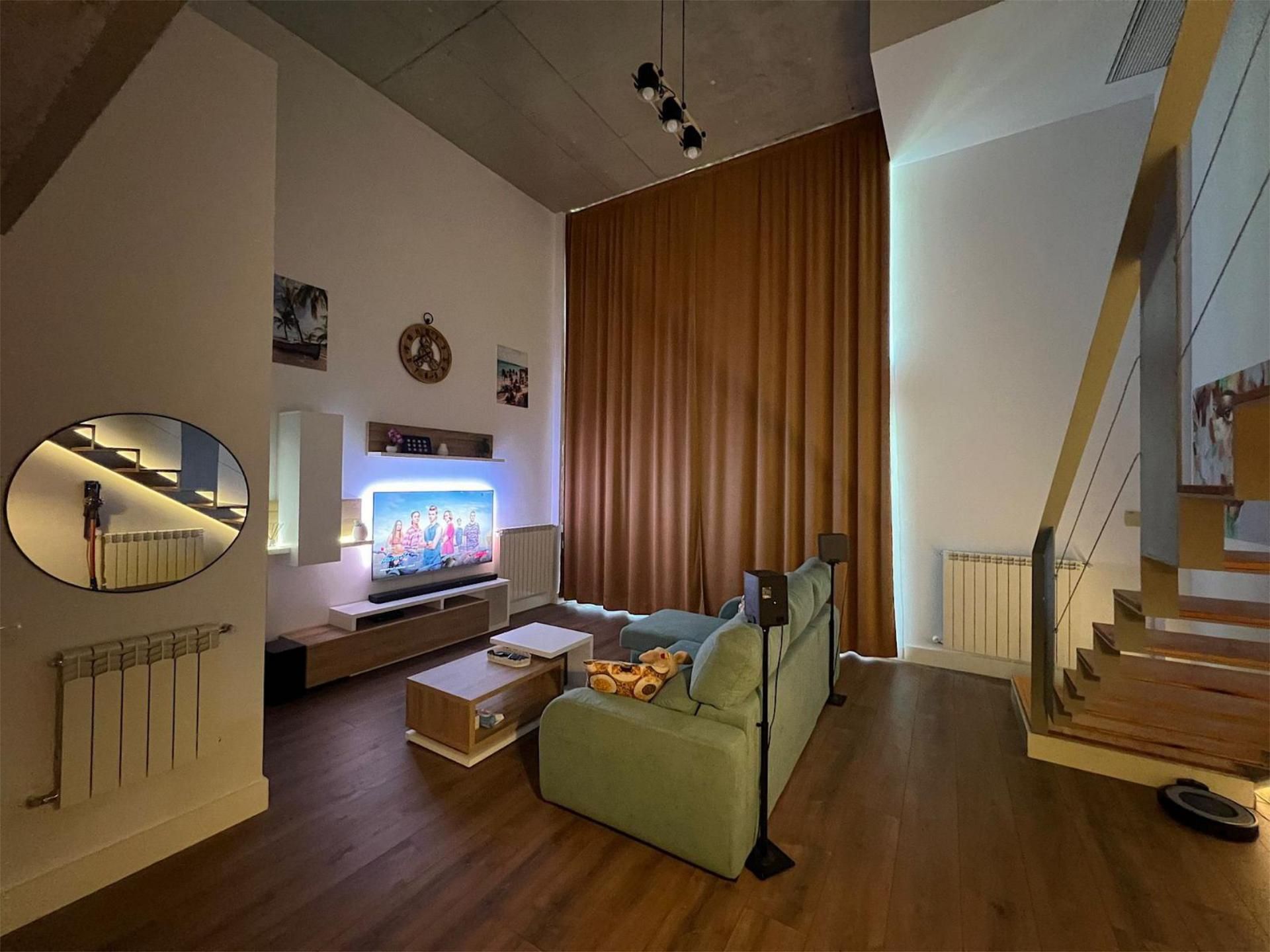 Sala d'estar de Loft en venda en Camarma de Esteruelas amb Aire condicionat, Terrassa i Balcó