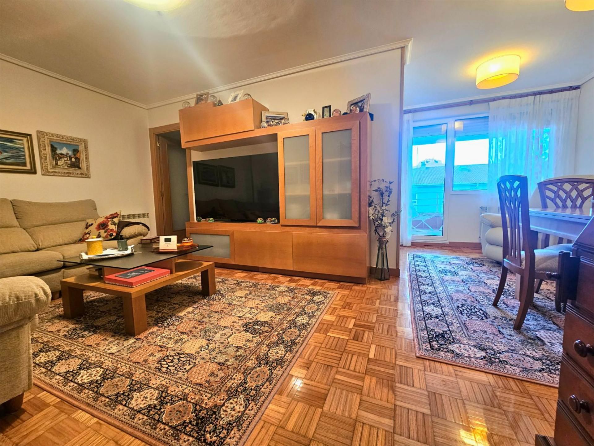 Sala d'estar de Pis en venda en Santander amb Calefacció, Parquet i Terrassa
