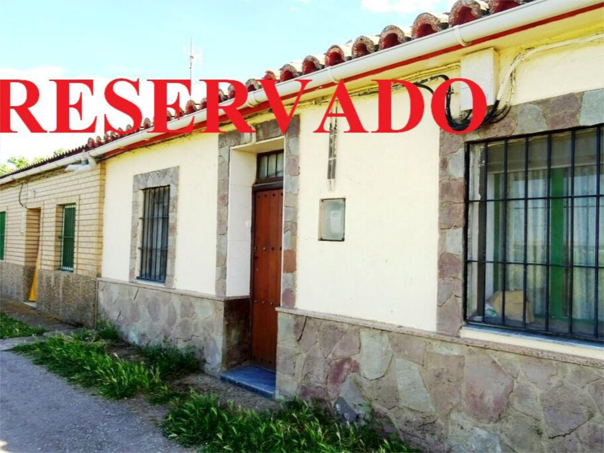 Exterior view of Flat for sale in Luceni  with Private garden, Terrace and Storage room