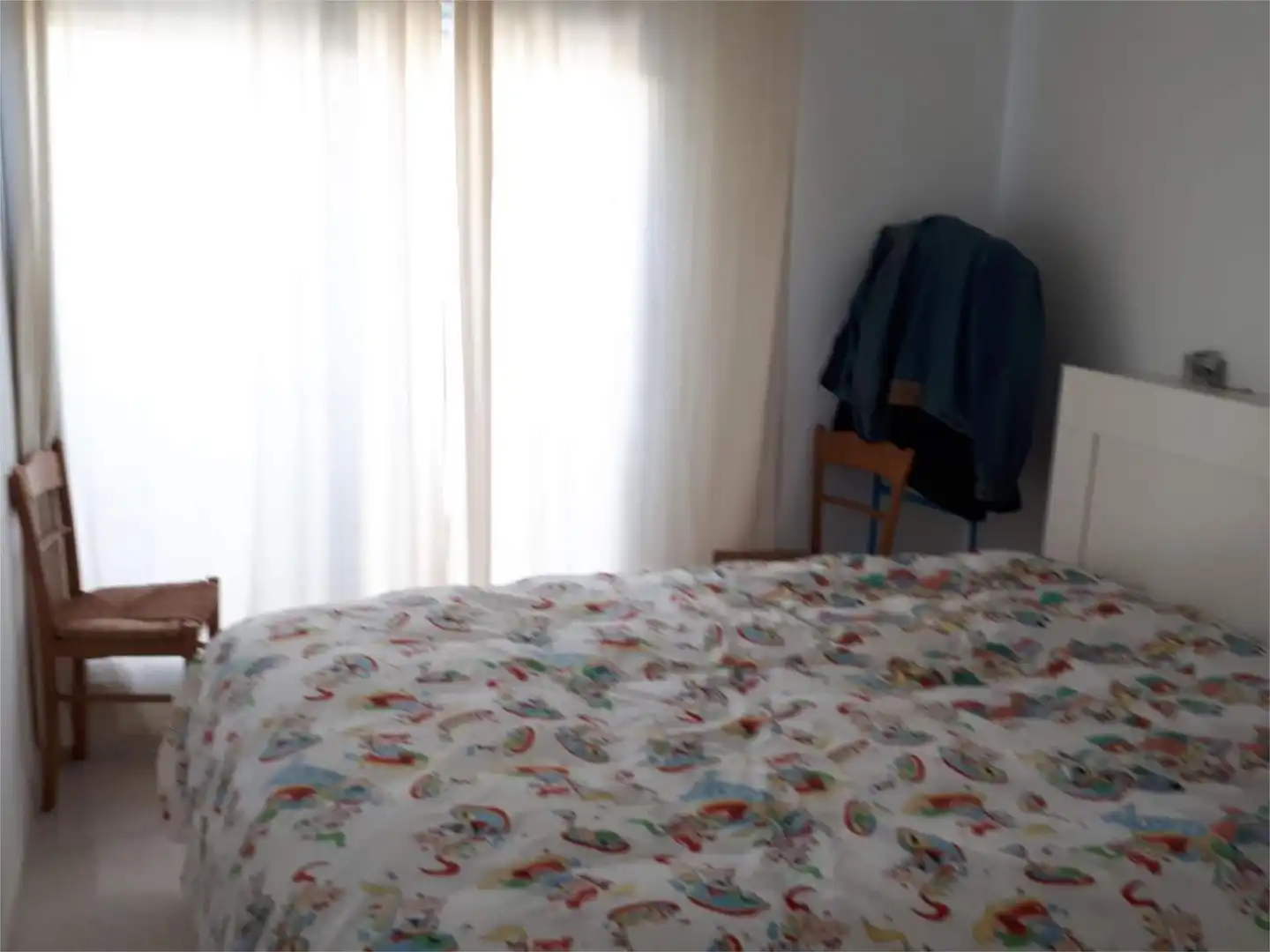 Dormitori de Casa adosada en venda en Almadén de la Plata amb Calefacció, Terrassa i Moblat