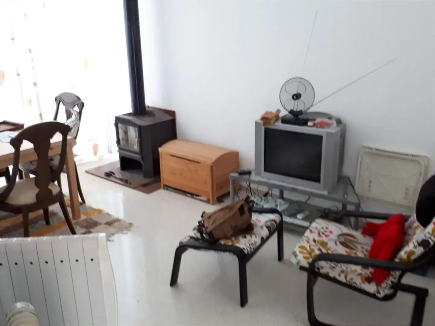 Sala d'estar de Casa adosada en venda en Almadén de la Plata amb Calefacció, Terrassa i Moblat