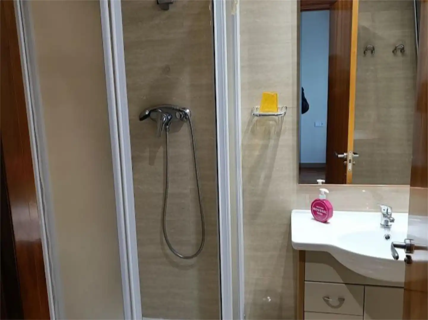 Wohnung zum Verkauf in Sant Genís dels Agudells Badezimmer von Wohnung zum Verkauf in Barcelona Capital mit Klimaanlage und Terrasse