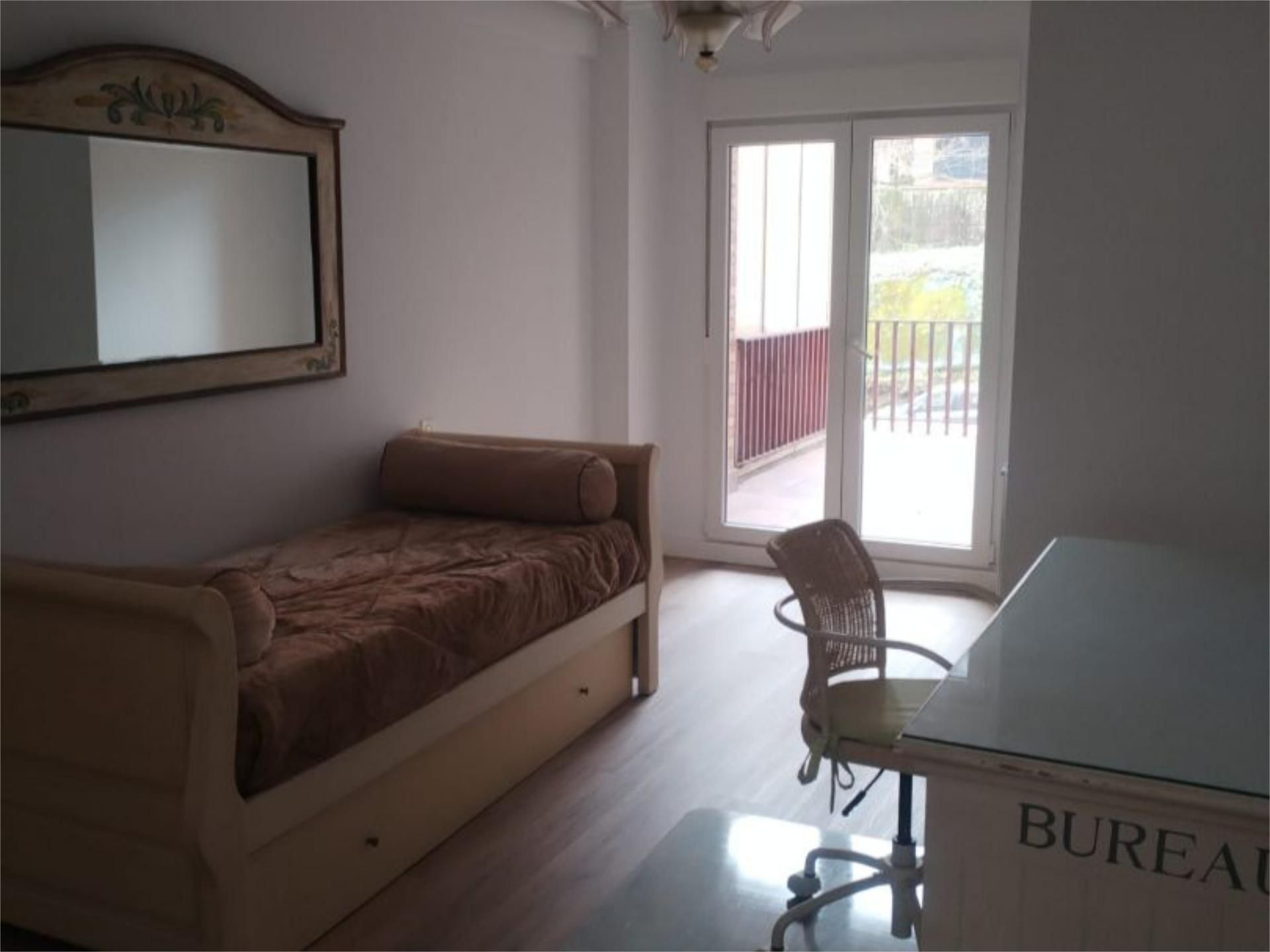Bedroom of Flat to rent in Oviedo   with Heating, Terrace and Furnished