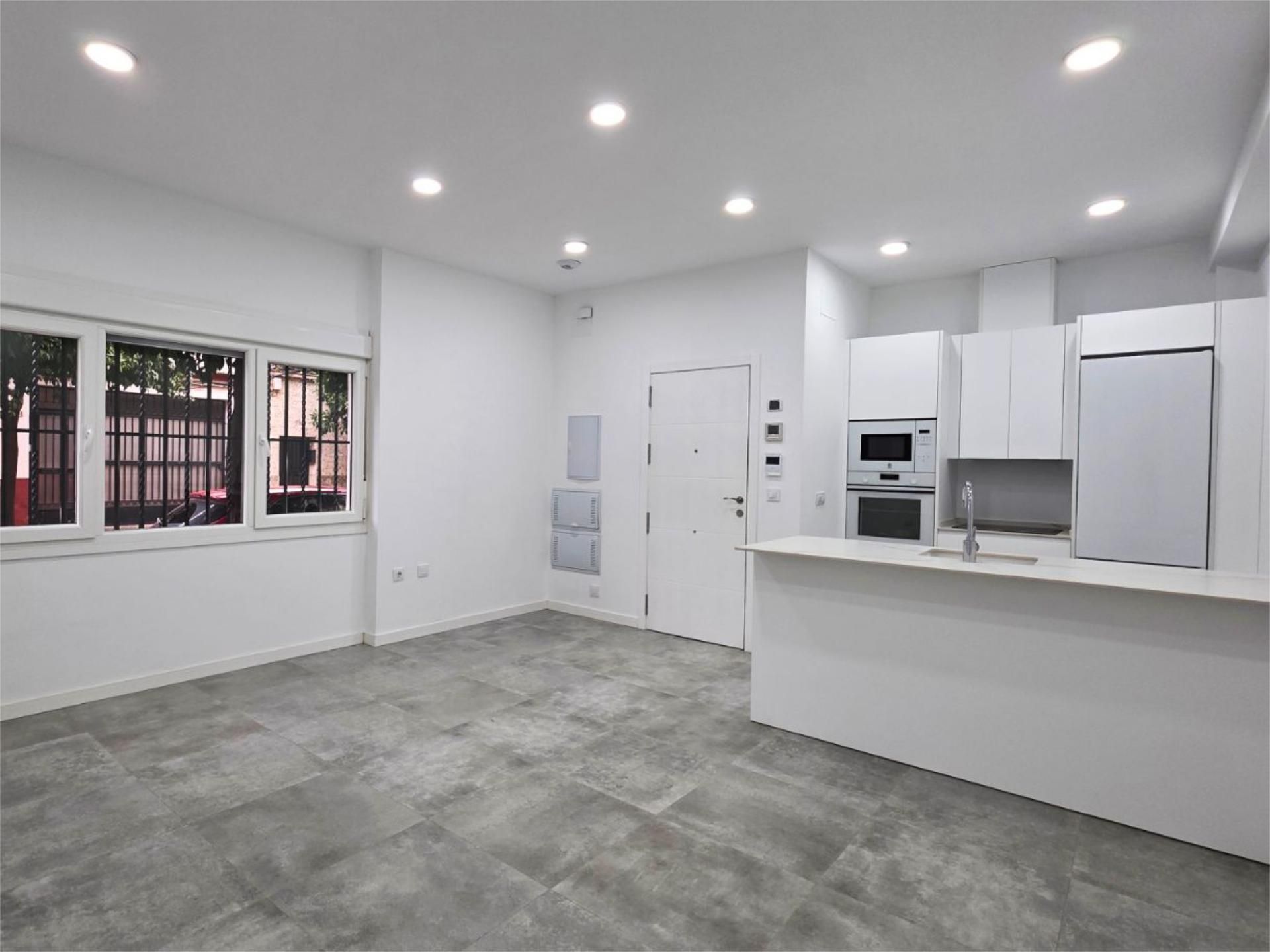 Flat for sale in  Sevilla Capital  with Air Conditioner