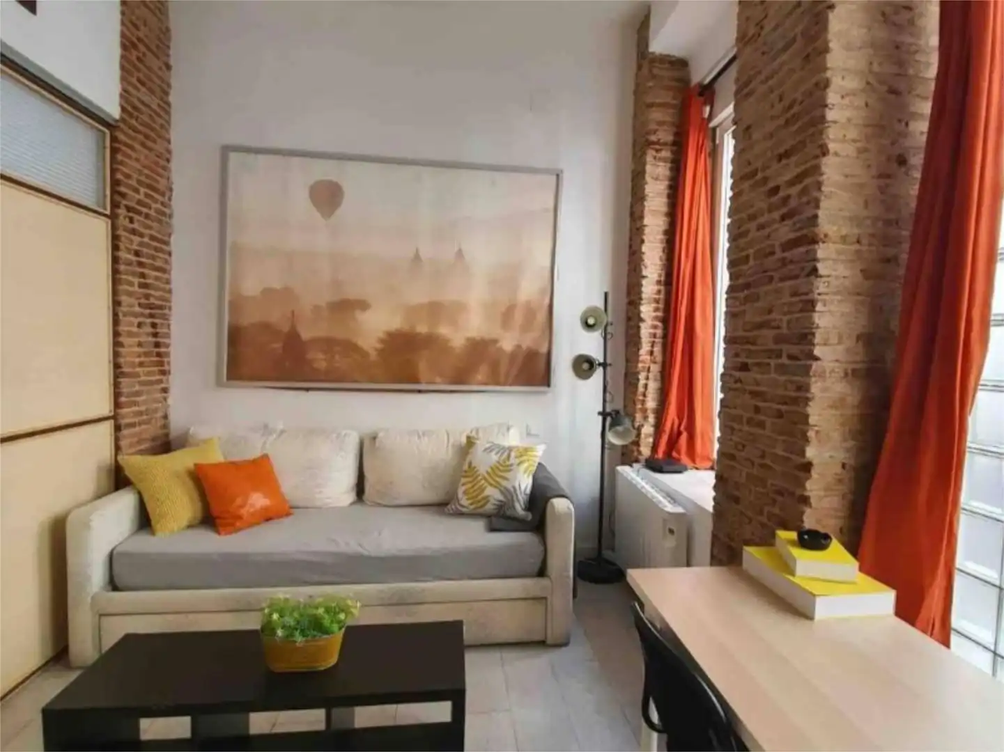 Erdgeschoss zum Verkauf in Calle de Teruel, 4, Cuatro Caminos - Azca Wohnzimmer von Erdgeschoss zum Verkauf in Madrid mit Klimaanlage, Abstellraum und Möbliert