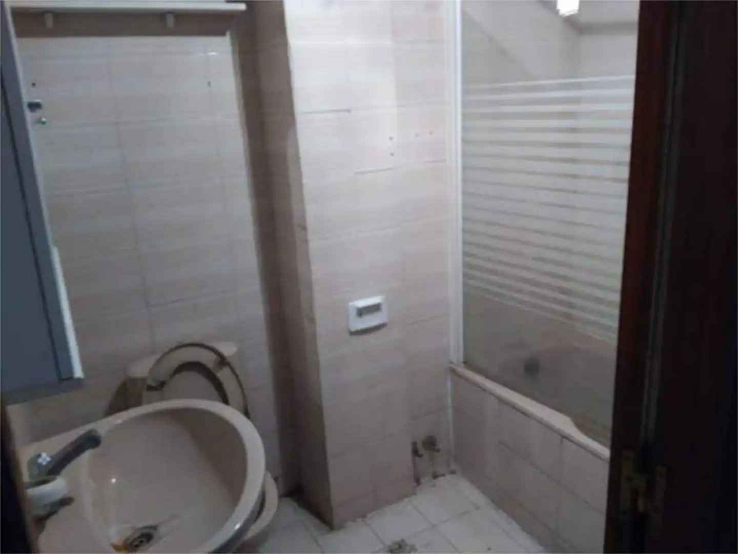 Flat for sale in La Robla Bathroom of Flat for sale in La Robla with Heating, Private garden and Terrace