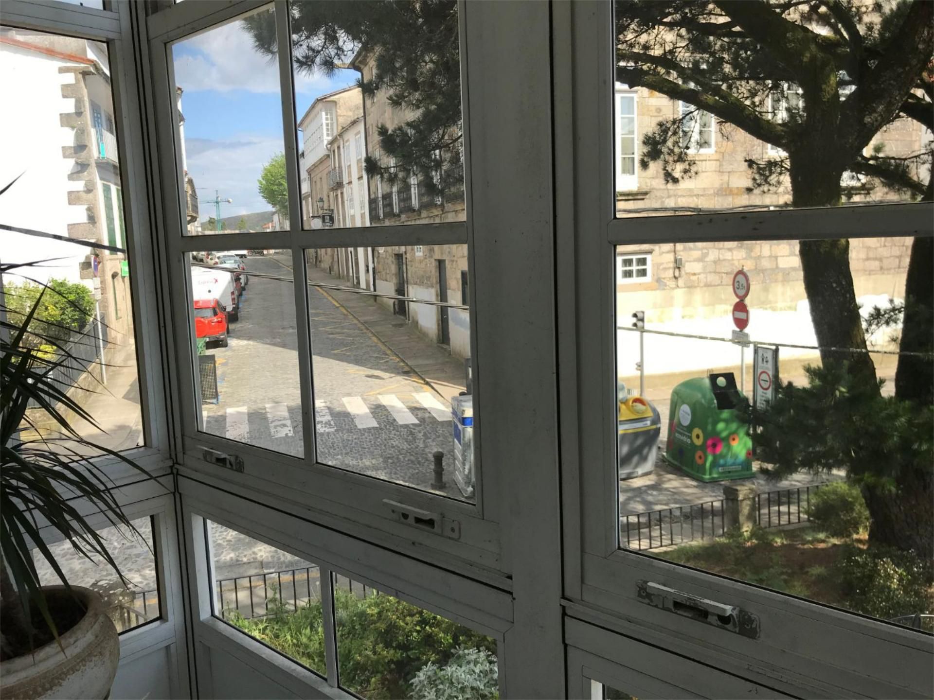 Vista exterior de Pis en venda en Santiago de Compostela  amb Calefacció, Parquet i Balcó