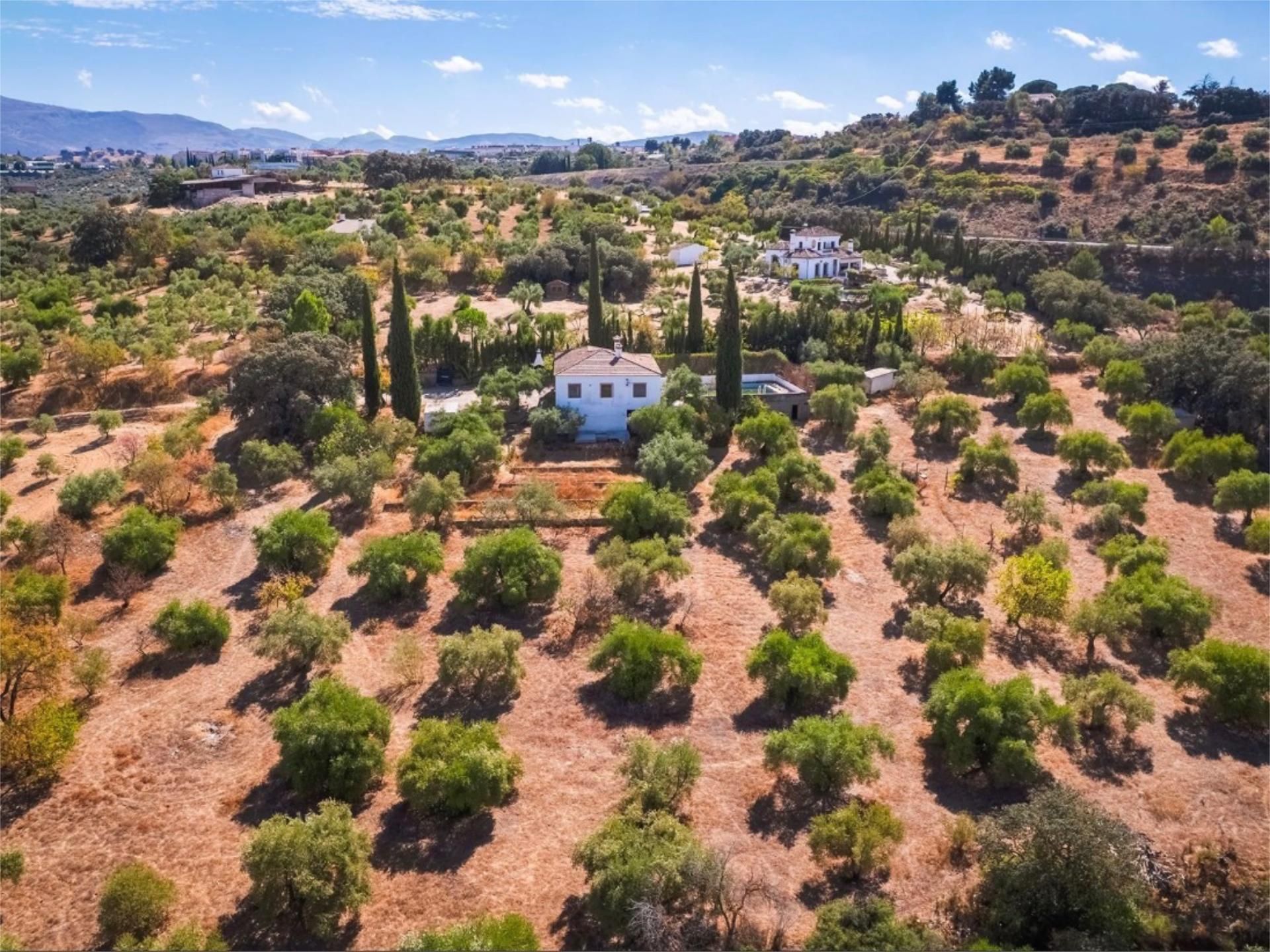 Vista exterior de Pis en venda en Ronda amb Jardí privat, Terrassa i Traster