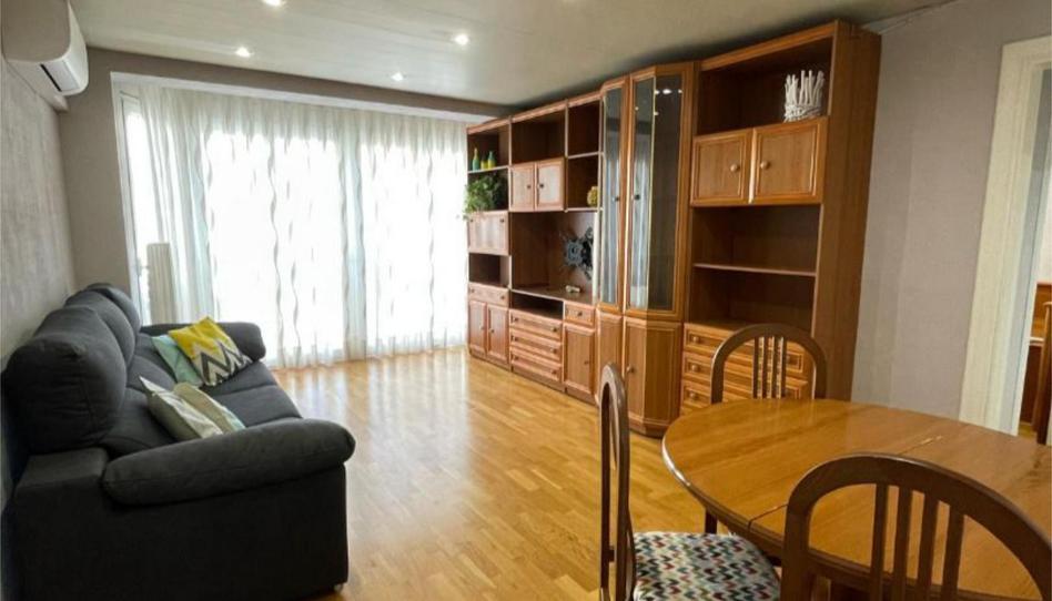 Piso de alquiler en Carrer D'emili Roca, 62, Porta, Barcelona Capital - imagen 1 Foto 1 de Piso de alquiler en Carrer D'emili Roca, 62, Porta, Barcelona Capital