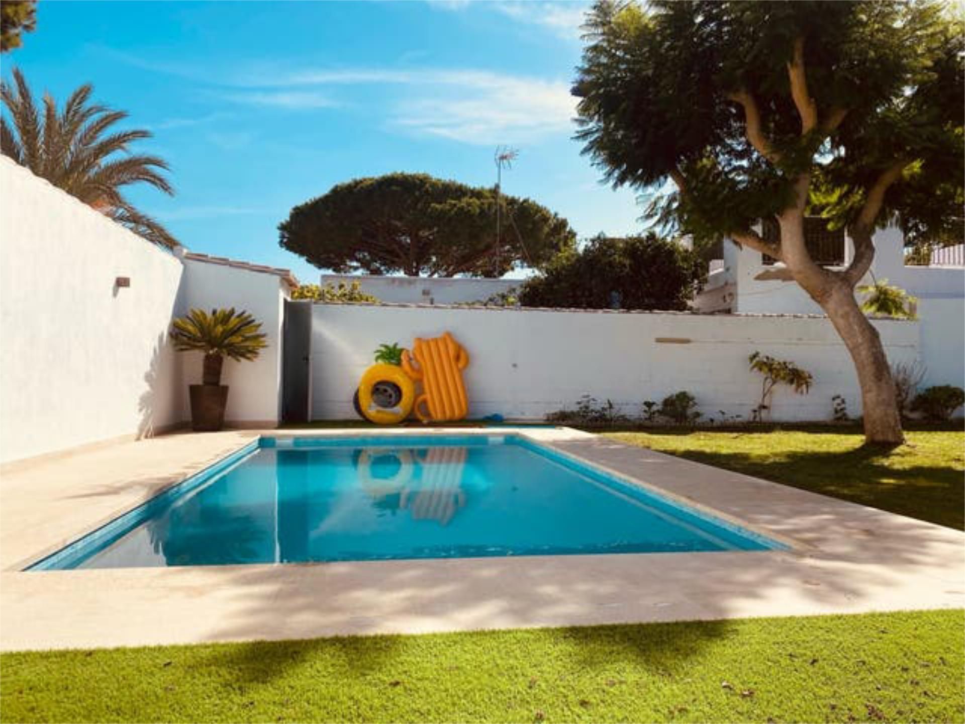 Swimming pool of Single-family semi-detached to rent in Chiclana de la Frontera  with Private garden, Terrace and Swimming Pool