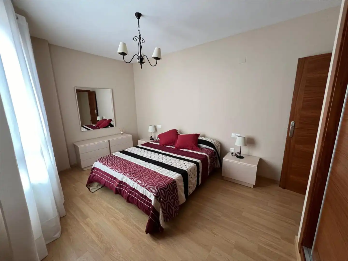 Piso en venta en Calle Alcalde Manuel Carcelén, 1, Chinchilla de Monte-Aragón Habitación de Piso en venta en Chinchilla de Monte-Aragón con Aire acondicionado