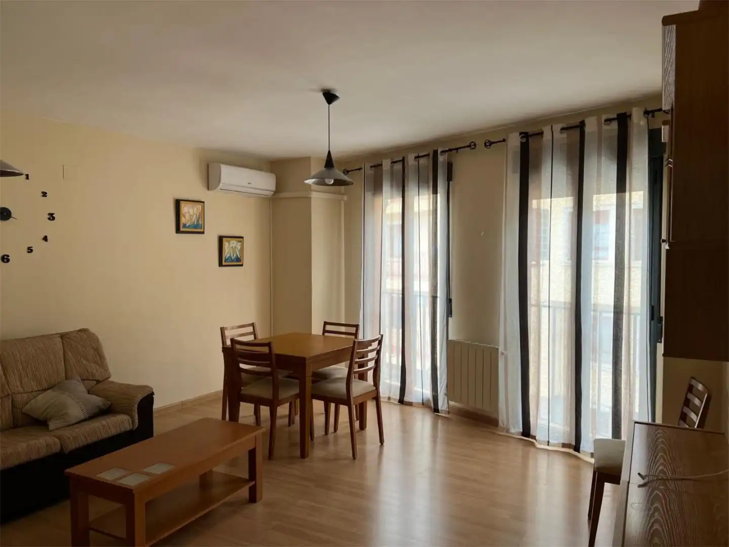 Piso en venta en Calle Alcalde Manuel Carcelén, 1, Chinchilla de Monte-Aragón Sala de estar de Piso en venta en Chinchilla de Monte-Aragón con Aire acondicionado