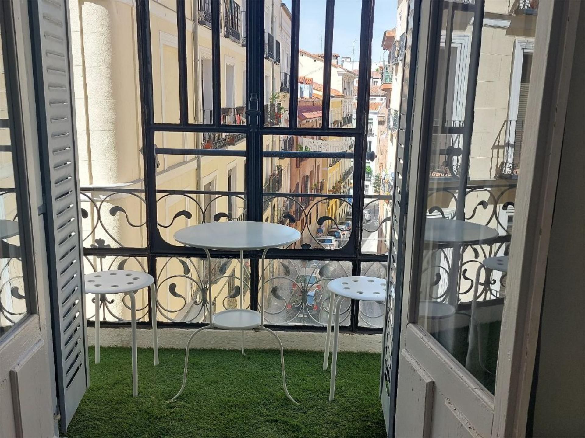 Flat to rent in Calle de la Torrecilla del Leal, 9, Madrid Capital Balcony of Flat to rent in Madrid Capital with Air Conditioner, Terrace and Balcony