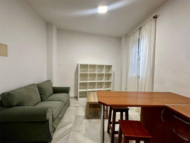 Piso en Alquiler en Calle Fuentecilla, 8 en Perchel Norte