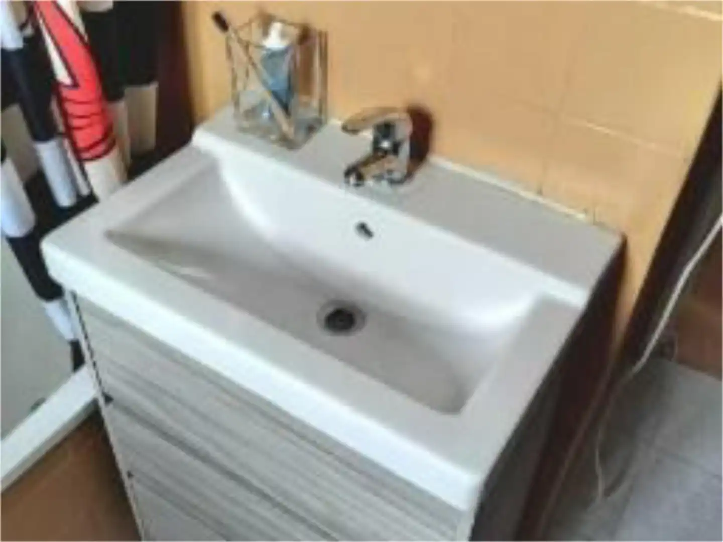 Bathroom of Flat for share in Madrid  with Air Conditioner, Heating and Parquet flooring