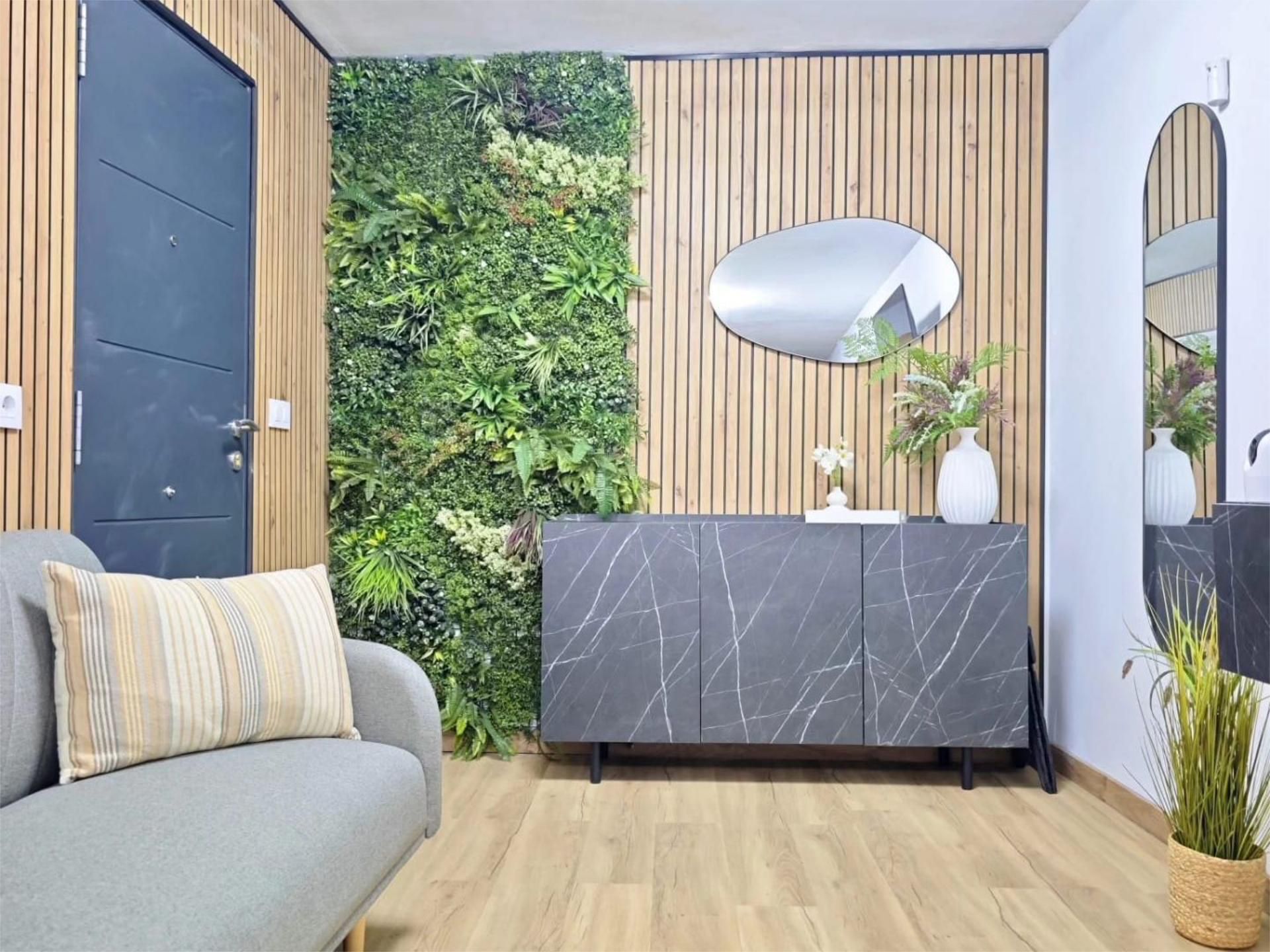 Casa adosada en venda a Calle Séneca, 6, Hinojosa del Duque Sala d'estar de Casa adosada en venda en Hinojosa del Duque amb Aire condicionat