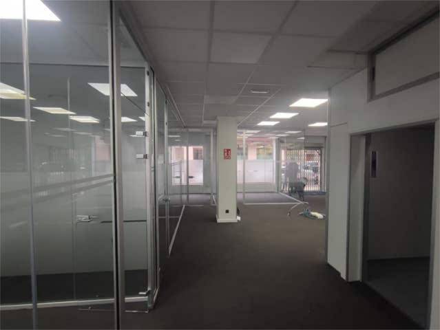 Local comercial en Alquiler en Milán - Pumarín