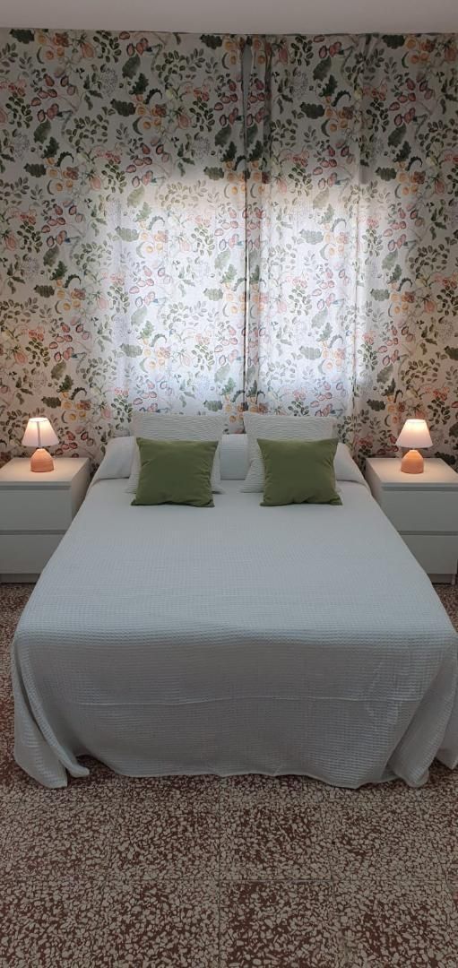 Dormitori de Apartament de lloguer en  Sevilla Capital amb Terrassa