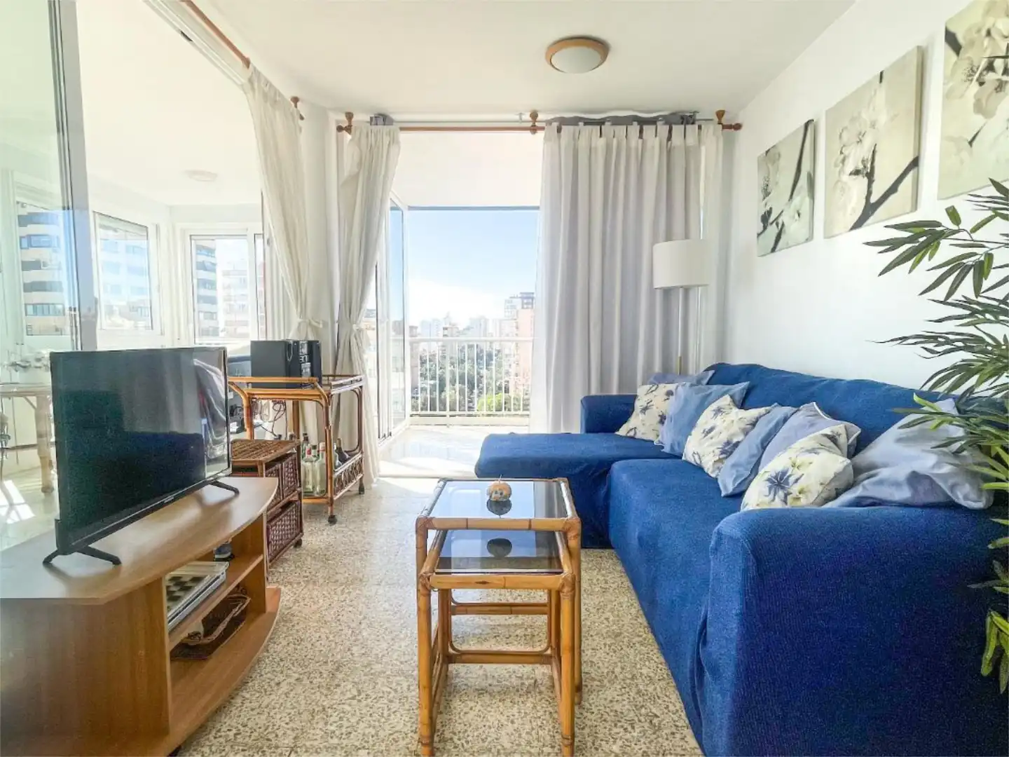 Apartamento de alquiler en Avinguda de la Costa Blanca, 113, Playa de San Juan Sala de estar de Apartamento de alquiler en Alicante / Alacant con Terraza, Amueblado y Parking comunitario