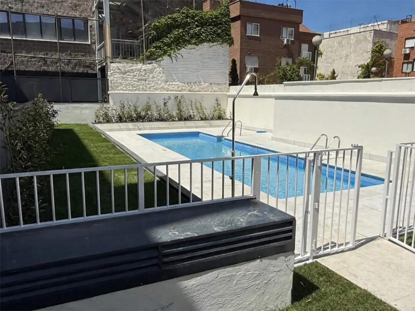 Flat for sale in Calle Valentín Llaguno, 32, San Isidro Swimming pool of Flat for sale in Madrid with Air Conditioner, Heating and Terrace