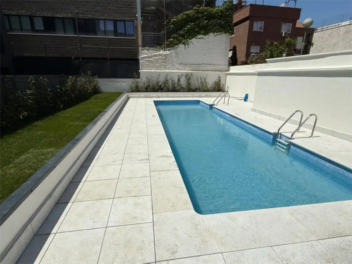 Flat for sale in Calle Valentín Llaguno, 32, San Isidro Swimming pool of Flat for sale in Madrid with Air Conditioner, Heating and Terrace