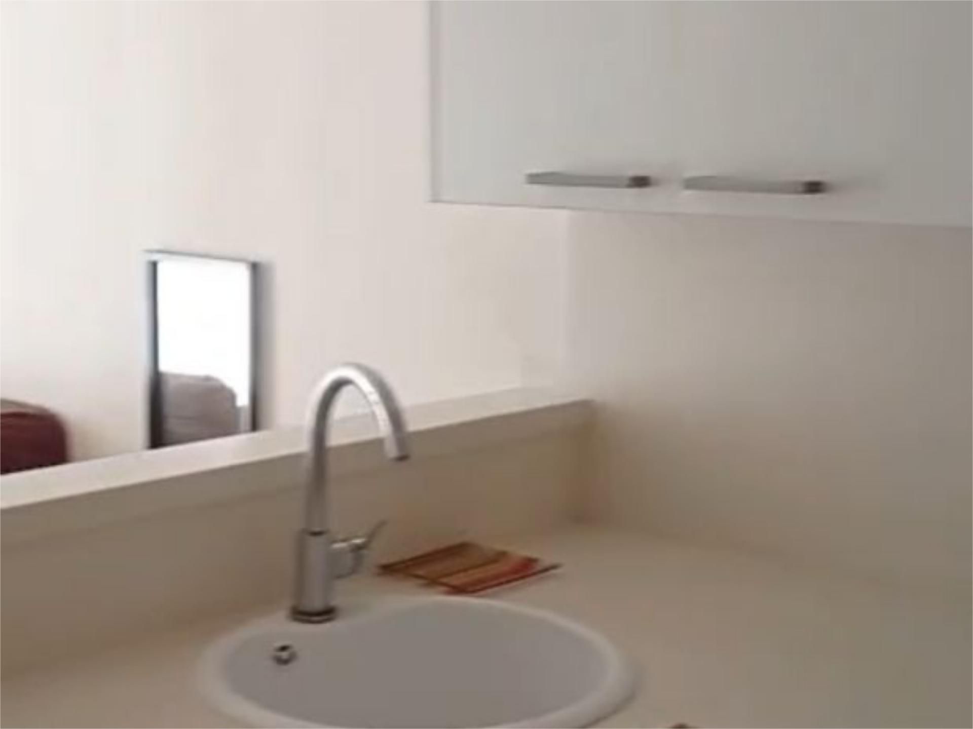 Bathroom of Study to rent in Moncada  with Air Conditioner, Heating and Furnished