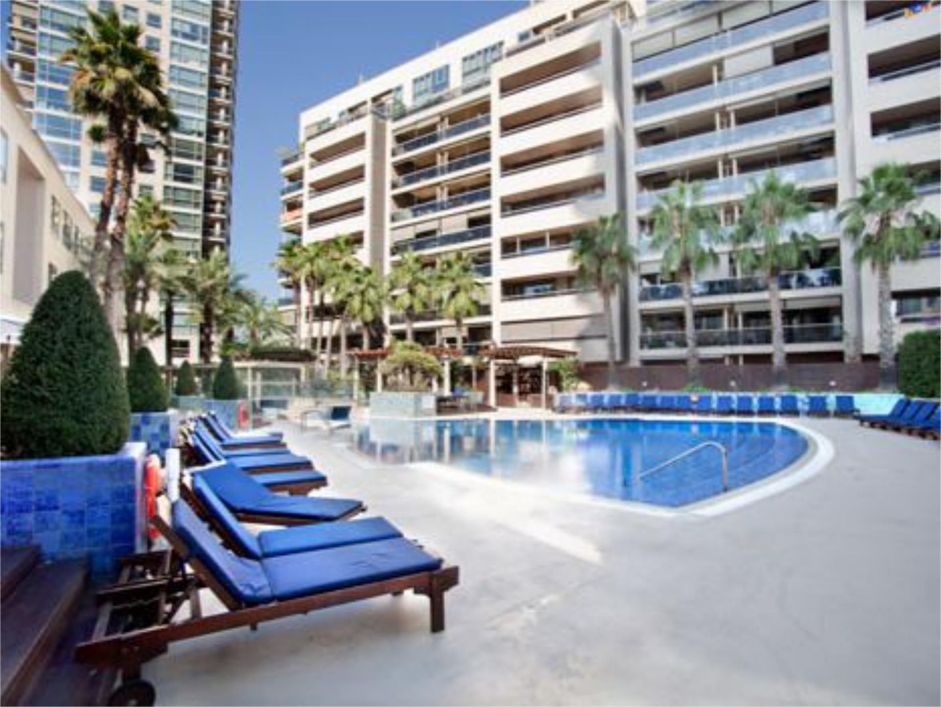 Piscina de Piso de alquiler en  Barcelona Capital con Aire acondicionado, Calefacción y Terraza