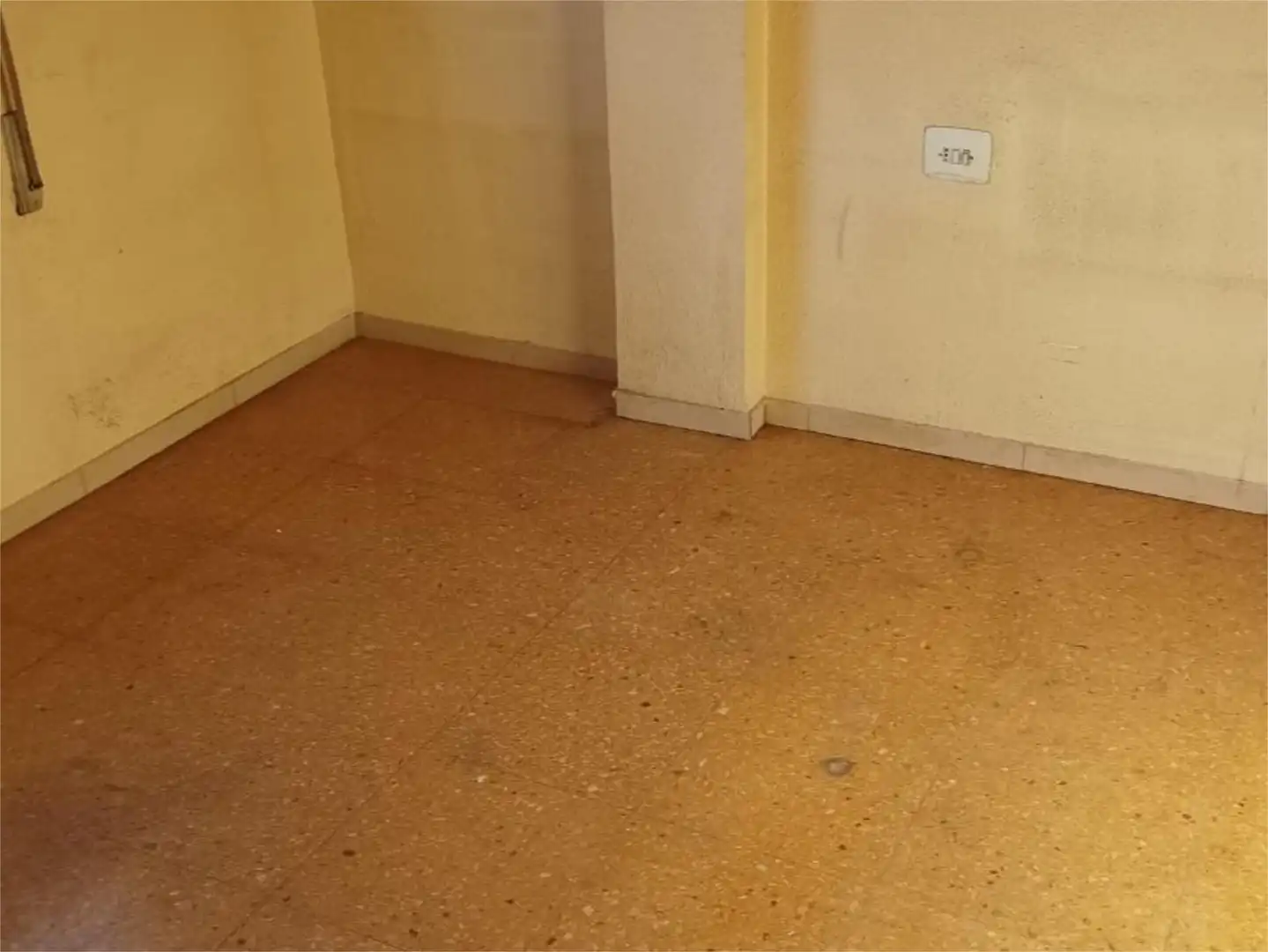Flat for sale in  Valencia Capital  with Air Conditioner and Terrace