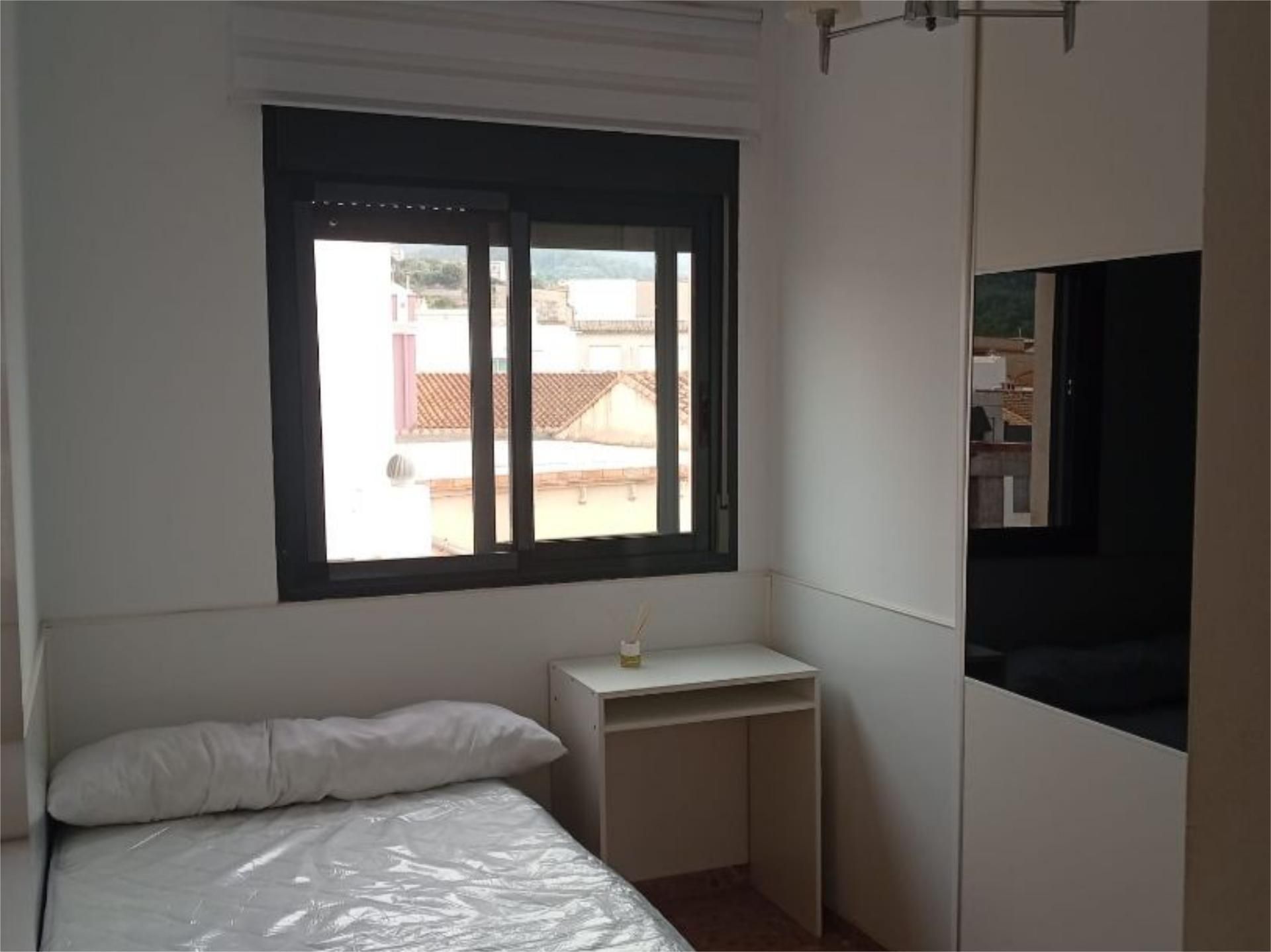 Dormitori de Pis per a compartir en La Font d'en Carròs amb Aire condicionat i Moblat