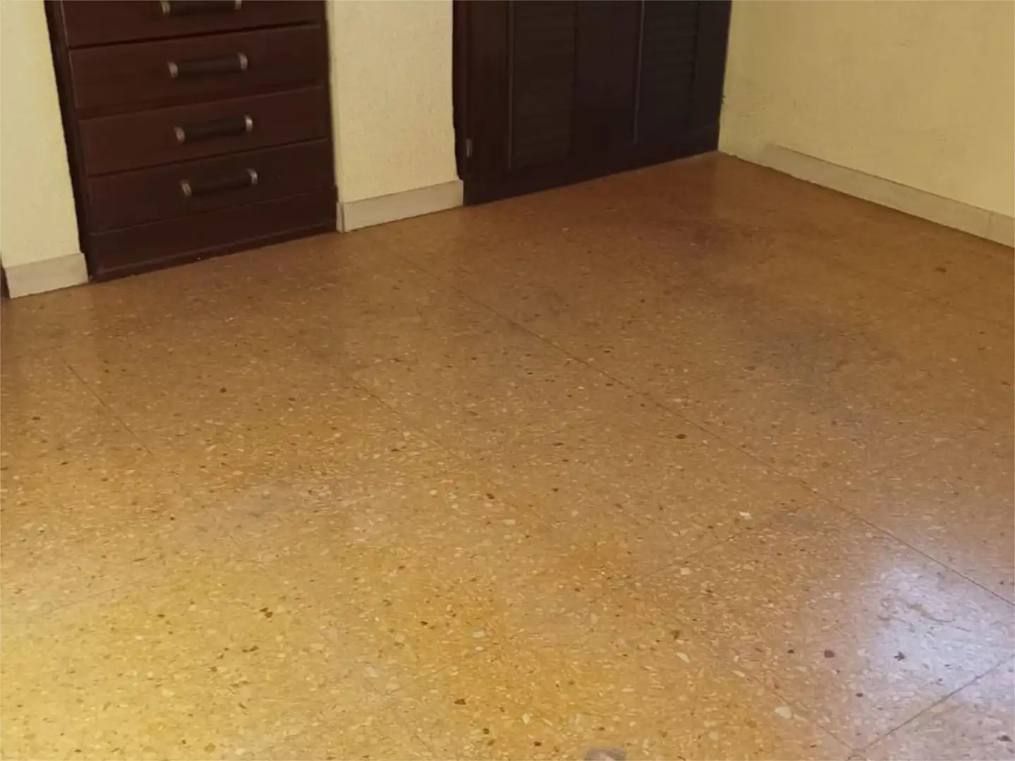 Flat for sale in  Valencia Capital  with Air Conditioner and Terrace